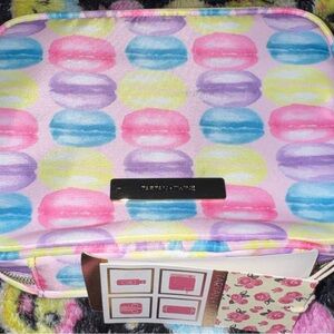 Tartan + Twine Pastel Macaron Orgainzer Case